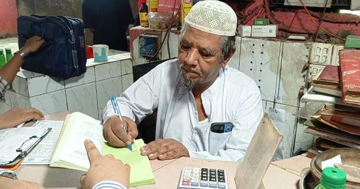 সদরপুরে ভ্রাম্যমাণ আদালতের অভিযান, হোটেল-ফার্মেসিকে জরিমানা