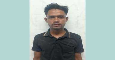 পুলিশের চোখ ফাঁকি দিয়ে ডাকাতি মামলার আসামি পলাতক