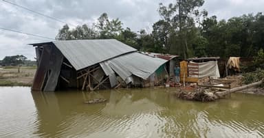 বন্যা গেলেও কাটেনি দুর্ভোগ, মেলেনি সহায়তা