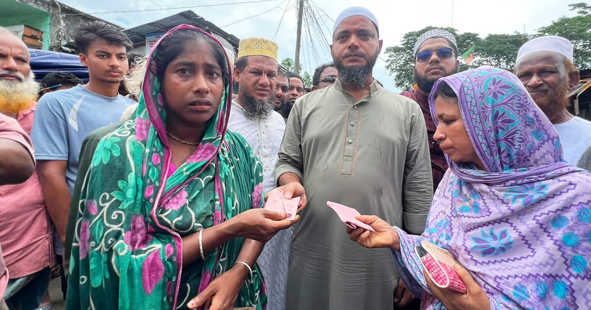 বাউফলে অগ্নিকাণ্ডে ক্ষতিগ্রস্তদের সহায়তা
