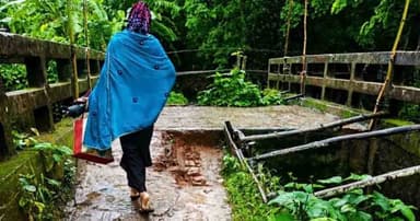 ভাঙনে বিলীন রাজাবাড়ি-জিলবাড়ি সড়ক, দুর্ভোগে হাজারো মানুষ