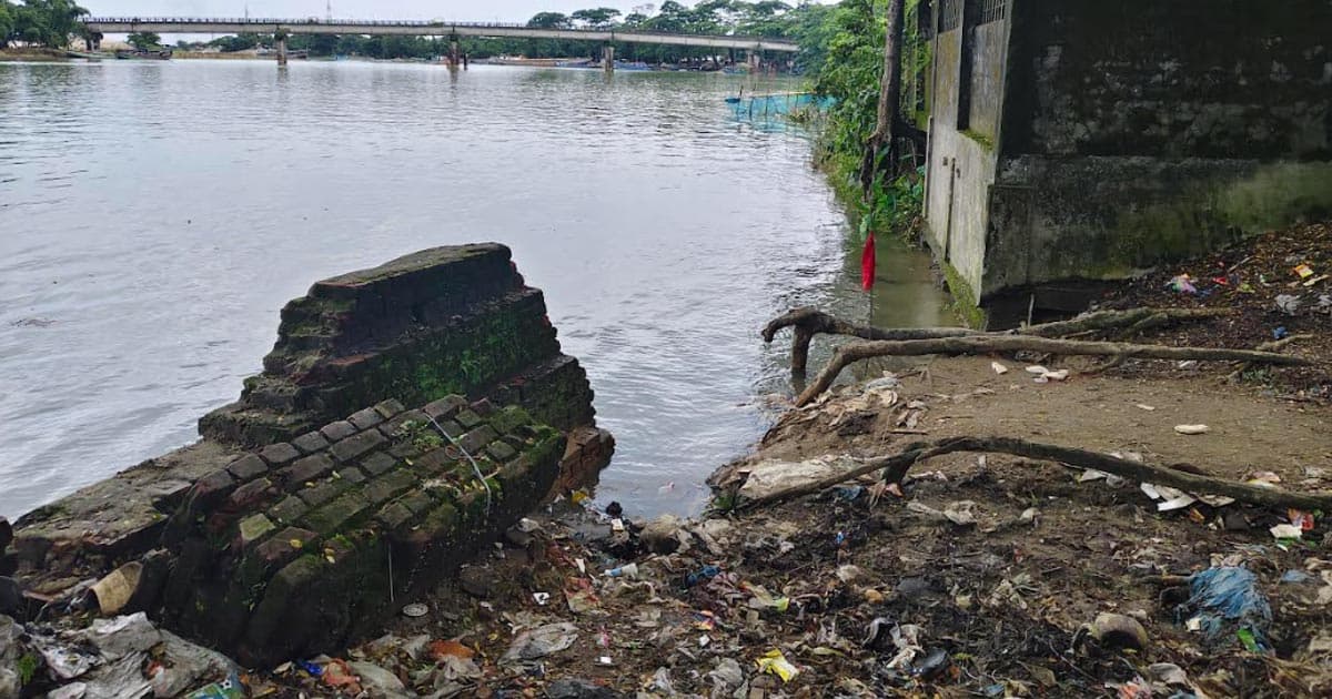 নদীতে বিলীন হওয়ার ঝুঁকিতে সিলেট জেলা পরিষদ ডাকবাংলো