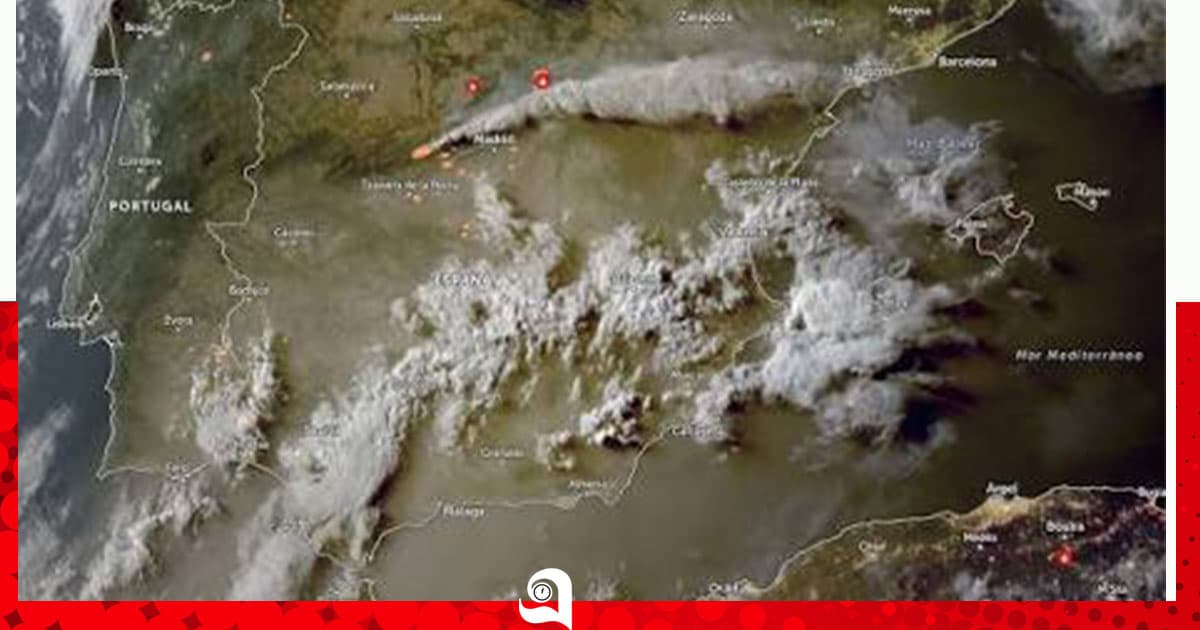মহাকাশ থেকেও দেখা গেল ধোঁয়ার বিশাল কুণ্ডলী