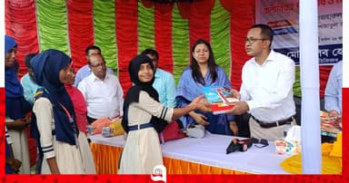 পদ্মার দুর্গম চরে শিক্ষার্থী ও অভিভাবক সমাবেশ