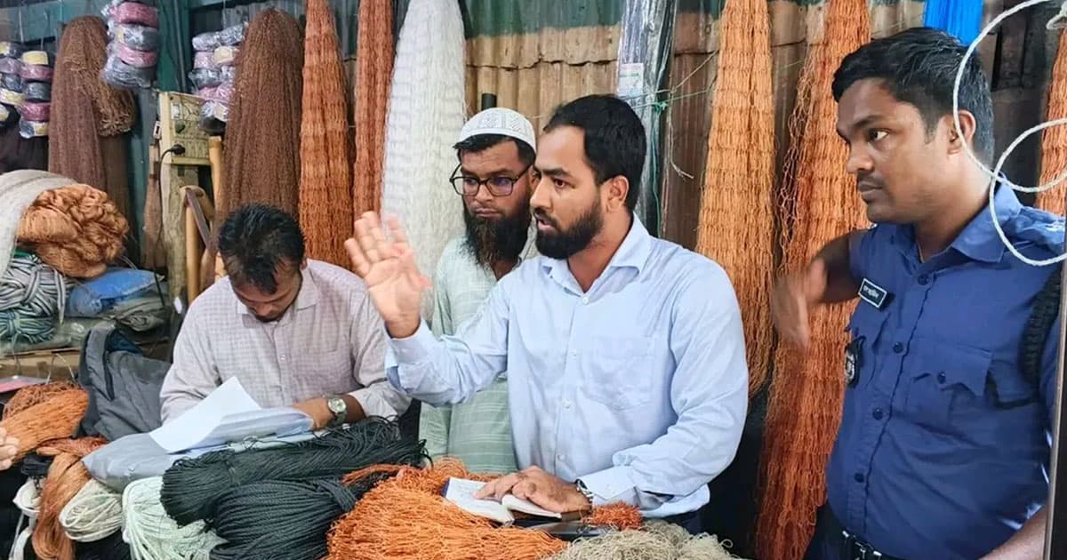 মির্জাগঞ্জে অবৈধ জাল ধ্বংস, কারাদণ্ড
