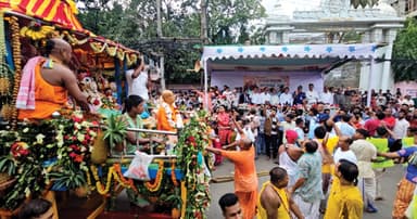 জাঁকজমকপূর্ণ আয়োজনে নারায়ণগঞ্জে রথযাত্রা পালিত