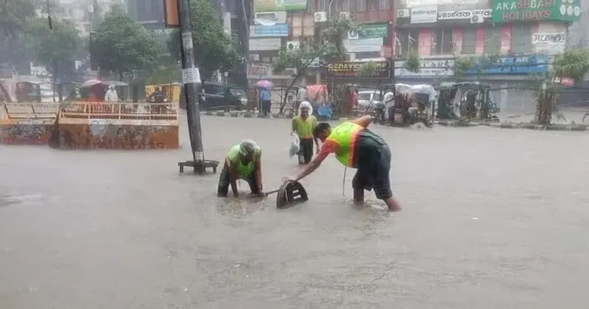 রাজধানীসহ কিছু অঞ্চলে কমছে বৃষ্টির বেগ