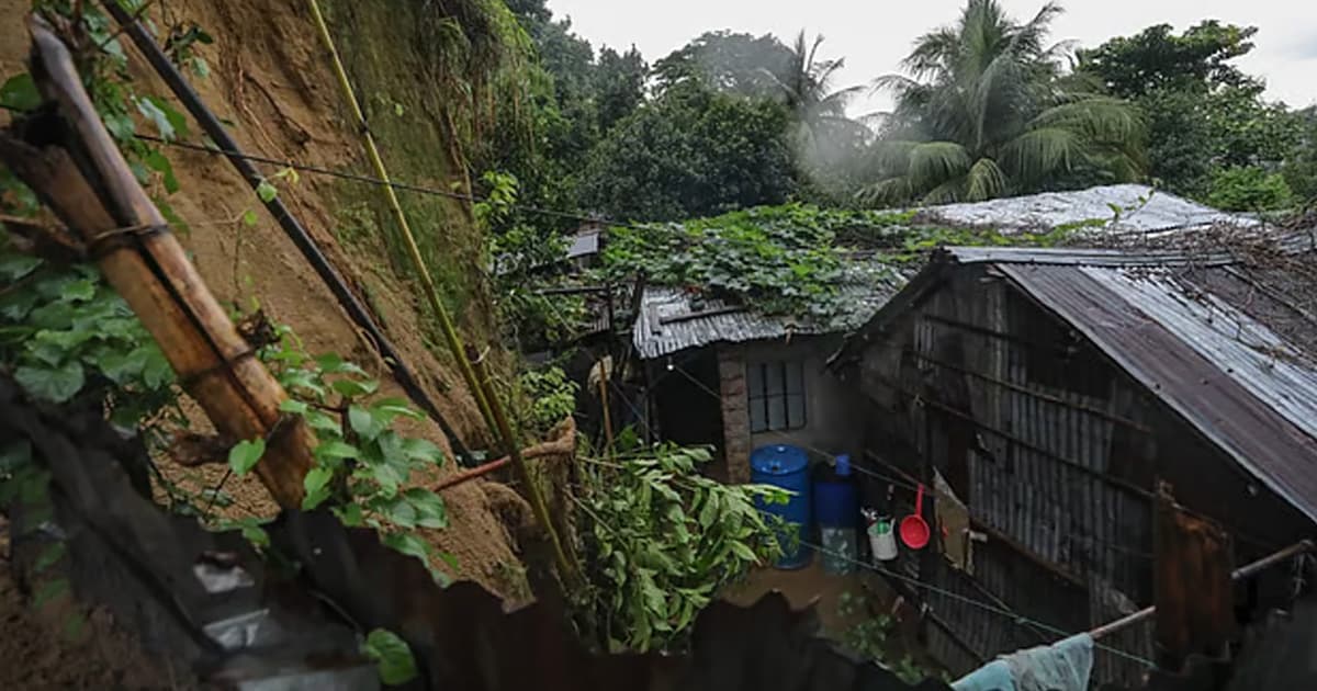 পাহাড়ে ঝুঁকিপূর্ণ বসতির তালিকা আছে, নেই অভিযান, নেই সাড়া