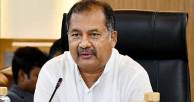 সাংবাদিকের কাজ তথ্য দেওয়া, অ্যাক্টিভিস্ট হওয়া নয়: তথ্যমন্ত্রী