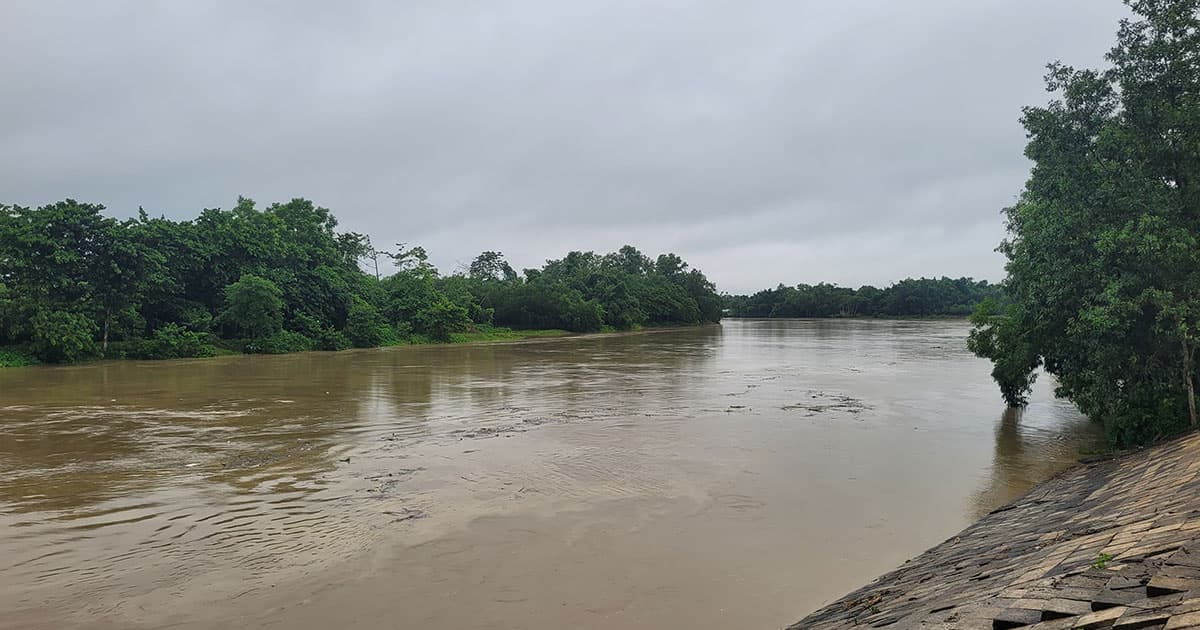 বাড়ছে মনু নদীর পানি, বন্যার শঙ্কা