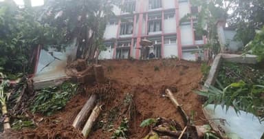পাহাড়ধসের চরম ঝুঁকিতে লামার চাম্বি কলেজ ভবন