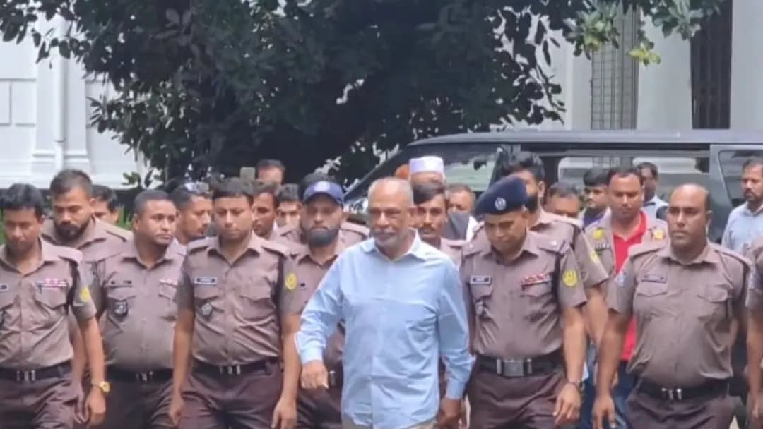 ট্রাইব্যুনালে হাজির করা হলো লতিফ সিদ্দিকীকে
