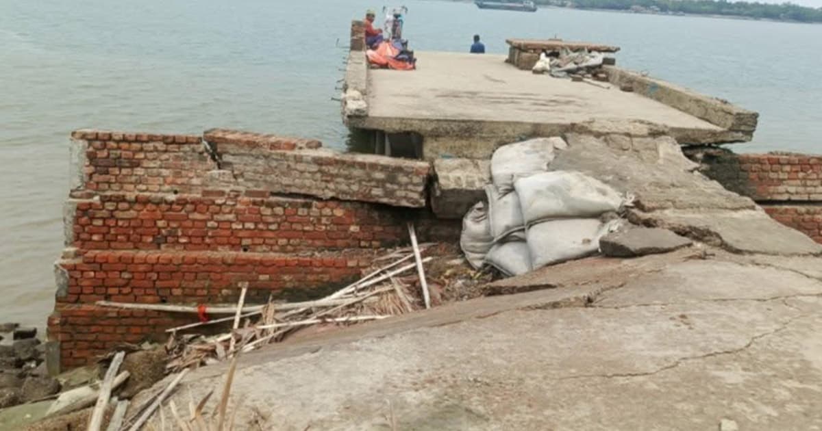শ্যামনগরে গাবুরা-বুড়িগোয়ালিনী খেয়াঘাটে ভাঙ্গন