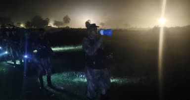 রাতেও সীমান্তে বিজিবির সতর্কতামূলক মাইকিং
