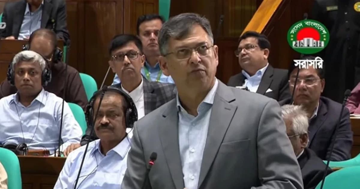 মিয়ানমার সীমান্তে কাঁটাতারের বেড়া দেওয়ার পরিকল্পনা: সংসদে স্বরাষ্ট্রমন্ত্রী
