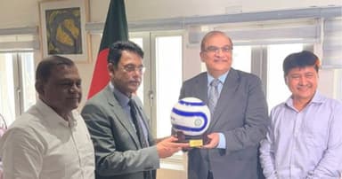 শিক্ষামন্ত্রীর সঙ্গে পাকিস্তান হাইকমিশনারের সৌজন্য সাক্ষাৎ
