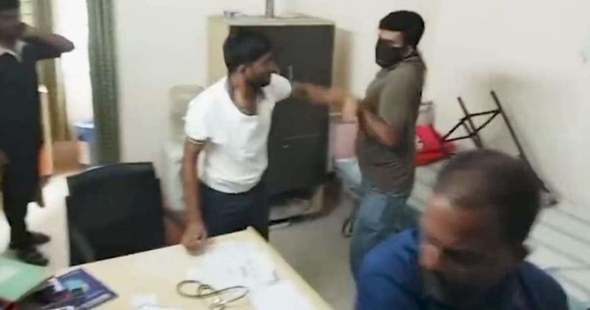 বরিশালে রোগীর মৃত্যুকে কেন্দ্র করে হাসপাতালে সংঘর্ষ