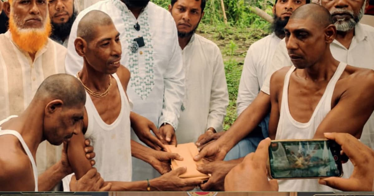 সেই তিন প্রতিবন্ধী ভাইয়ের পাশে প্রশাসন