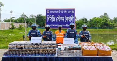 সাতক্ষীরায় কোস্ট গার্ডের অভিযানে মাদক ও ভারতীয় ঔষধ জব্দ