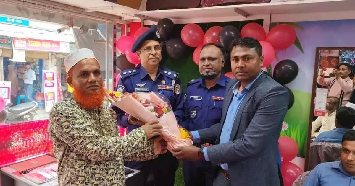 কাঁঠালিয়ায় রিগ্যাল ফার্নিচারের শোরুম উদ্বোধন