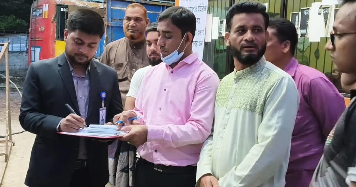 ব্যানার ঝুলানো পাম্পে তেল নেই, অভিযানে মিললো প্রায় ১৩০০০ লিটার