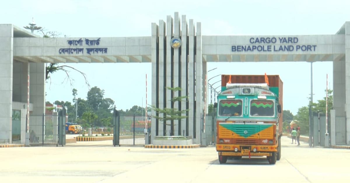 ছুটি শেষে বেনাপোলে ব্যস্ততা শুরু