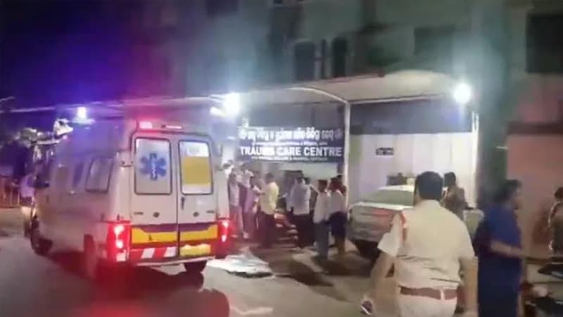 ভারতের ওড়িশায় হাসপাতালে অগ্নিকাণ্ডে ১০ জনের মৃত্যু