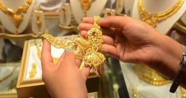 সোনার দাম বেড়ে ২ লাখ ৭৪ হাজার ছাড়াল