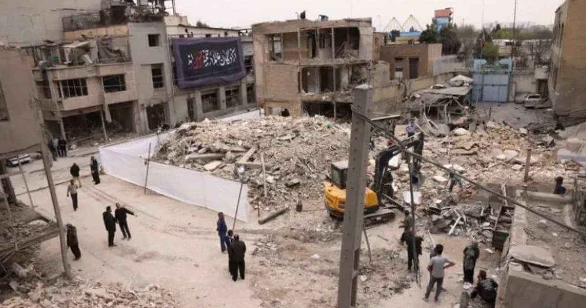 ১৮ দিনে তেহরানে ১২ হাজার ভবন ক্ষতিগ্রস্ত