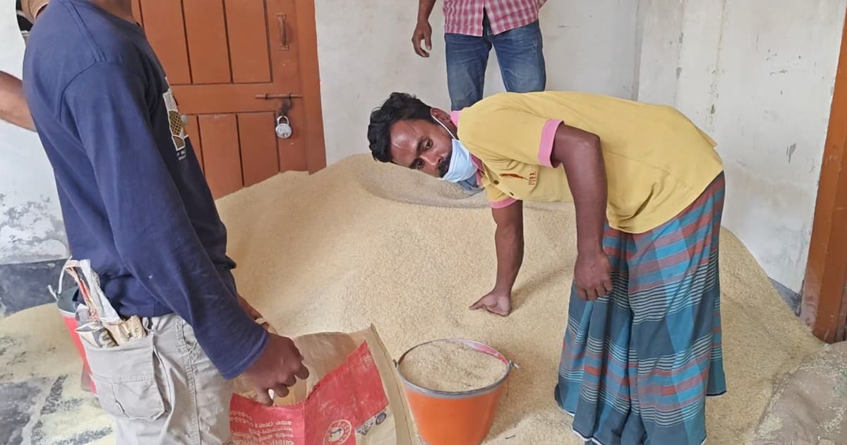 পাংশায় ভিজিএফ চাল বিতরণে অনিয়মের অভিযোগ