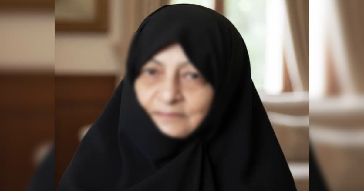 খামেনির আহত স্ত্রী মানসুরেহ মারা গেছেন