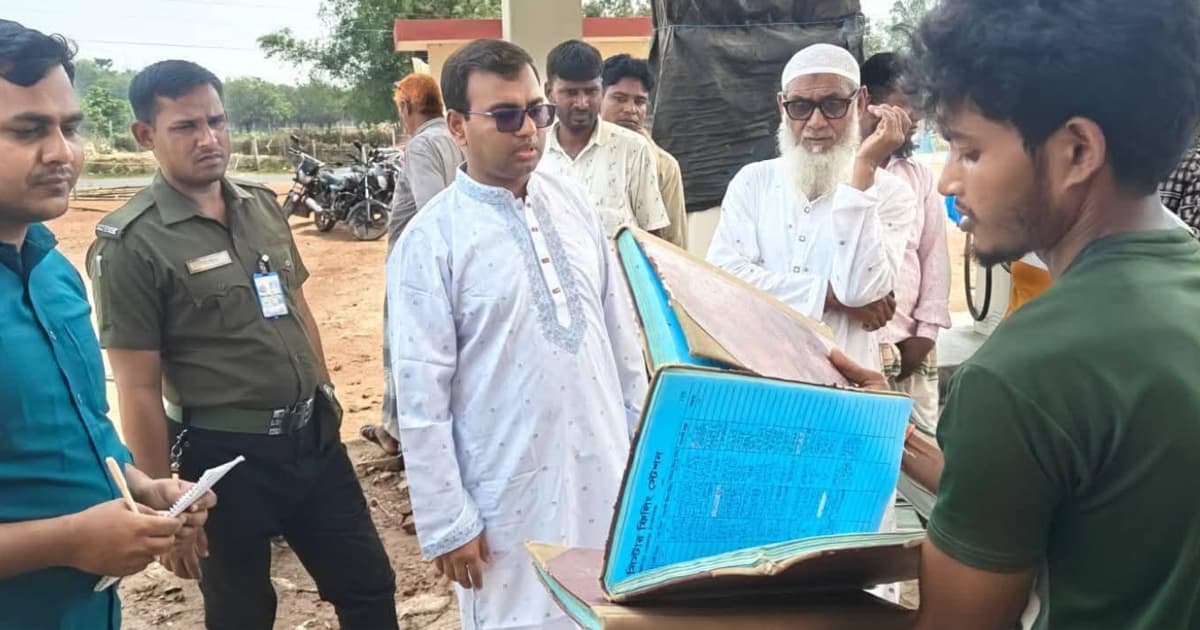 গোমস্তাপুরে ‘তেল নাই’ লেখা পাম্পে মিলল ৯,৭৮৩ লিটার জ্বালানি