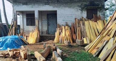 তালাবদ্ধ এআই কেন্দ্র, বিপাকে কাপাসিয়ার খামারিরা