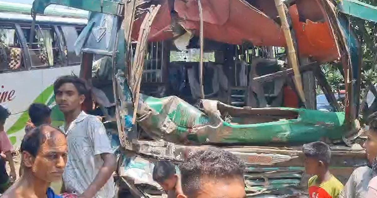 কুষ্টিয়ায় দুই বাসের সংঘর্ষ: নিহত ১, আহত ৬০