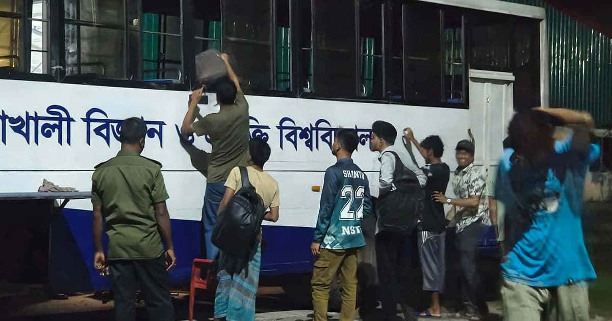 ঈদযাত্রায় শিক্ষার্থীদের বাস দিল নোবিপ্রবি প্রশাসন