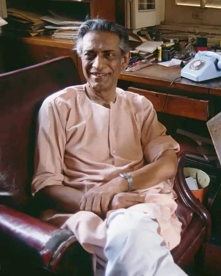 সত্যজিৎ রায় কল্পকাহিনী ও শিশুতোষ সাহিত্যে খ্যাতি অর্জন করেছেন। তার জনপ্রিয় চরিত্রগুলোর মধ্যে রয়েছে ফেলুদা, প্রফেসর শঙ্কু এবং তাড়িনী খুড়ো।