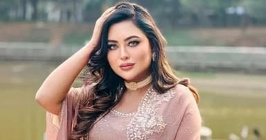 এফডিসি থেকে তানহা তাসনিয়ার মোবাইল চুরি