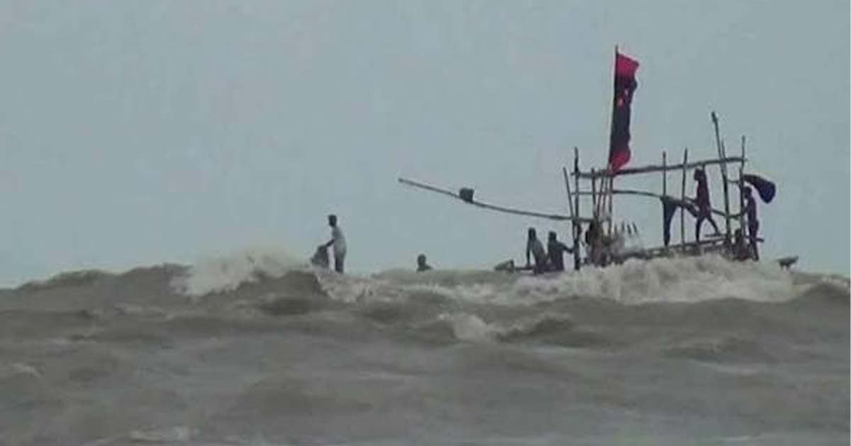 রাঙ্গাবালীতে বুড়াগোরাঙ্গ নদীতে ট্রলারডুবি, ৪ জেলে উদ্ধার