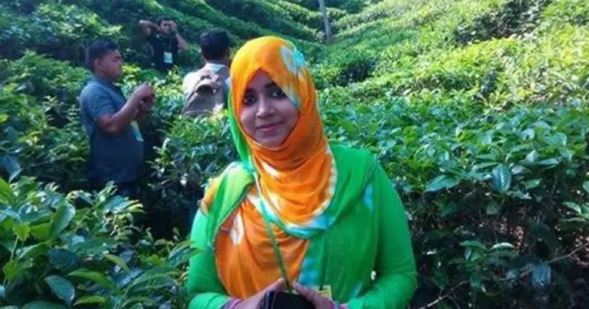 পোশাকে আরও এক ব্যক্তির রক্তের নমুনা