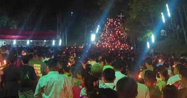মোমবাতির আলোয় গারো পাহাড়ে সম্প্রীতির মিলনমেলা