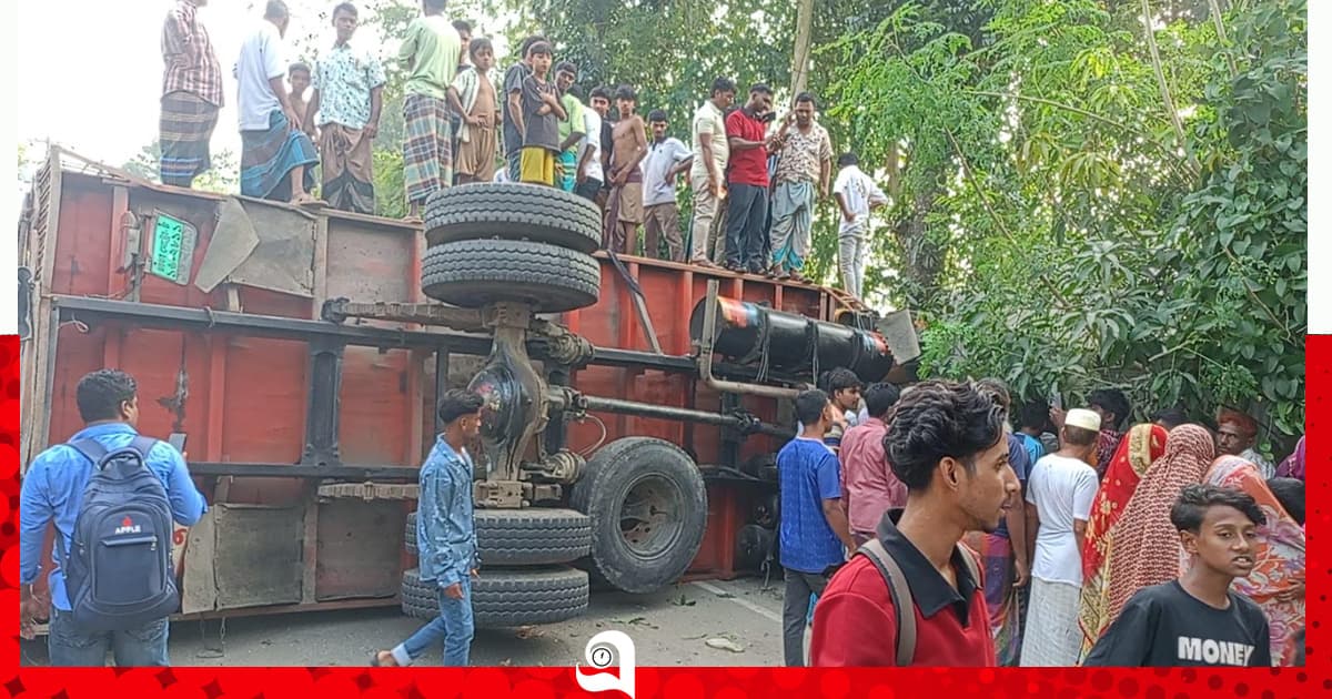 ট্রাকের ধাক্কায় অটোরিকশার ৫ যাত্রী নিহত