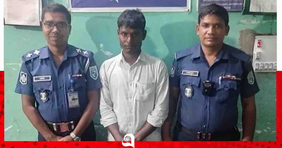 ঠাকুরগাঁওয়ে নৈশকোচ থেকে ৬০ বোতল ফেনসিবিলসহ যুবক আটক