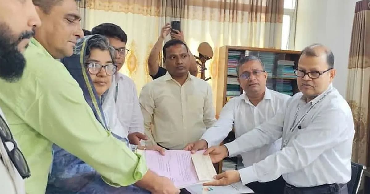 সংরক্ষিত নারী আসনে বিএনপির এলিজার মনোনয়নপত্র জমা