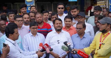 ফুটপাত ছাড়তে হবে, পুনর্বাসনও পাবে হকাররা: রাসিক প্রশাসক