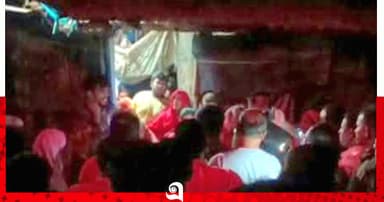 গোমস্তাপুরে দুইপক্ষের সংঘর্ষে আহত ৫