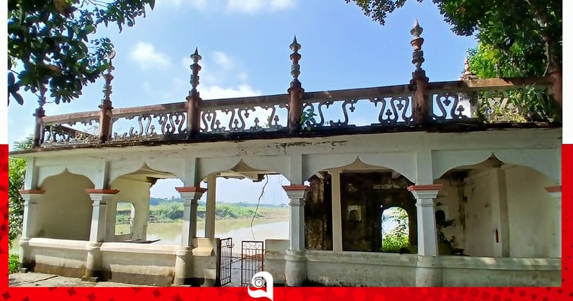 সুরমার গ্রাসে ৫০০ বছরের ঐতিহ্যবাহী মসজিদ