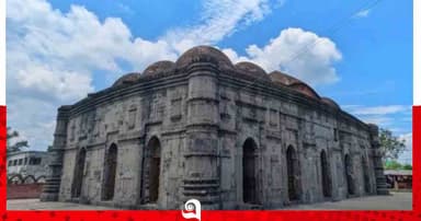 গৌড়ের নীরব সাক্ষী ছোট সোনামসজিদ এবং দুই বীরের সমাধি