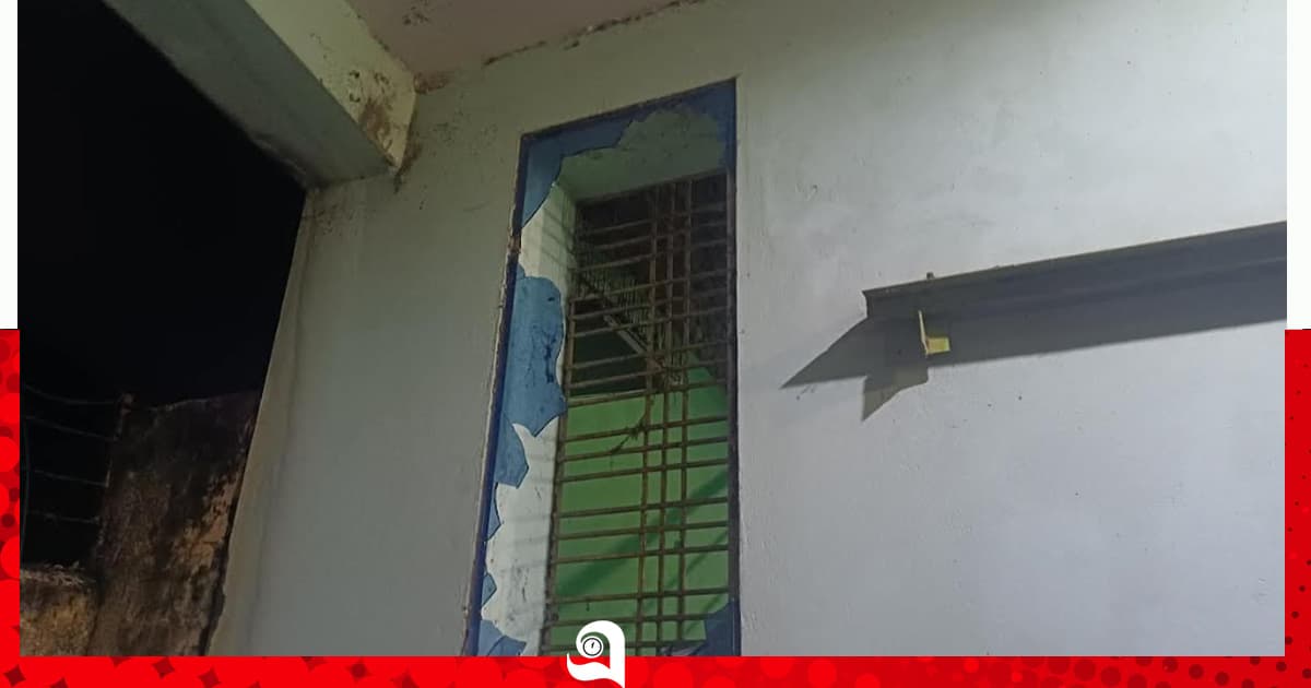 লালপুরে যুবদল নেতার নেতৃত্বে চিকিৎসকের বাড়িতে হামলা