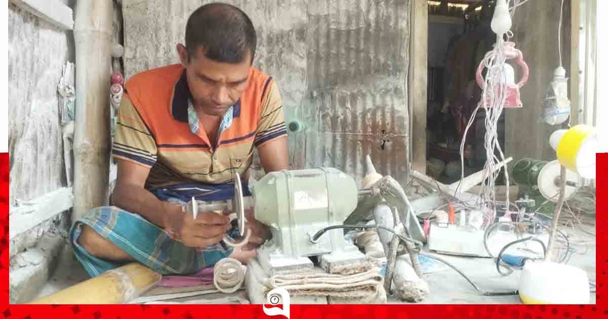 পূজার আগে বাগাতিপাড়ার শাঁখা পল্লিতে নেই চেনা ব্যস্ততা