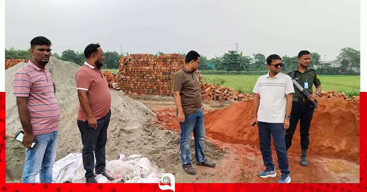 ধামরাইয়ে অবৈধ ইটভাটা গুঁড়িয়ে দিল প্রশাসন